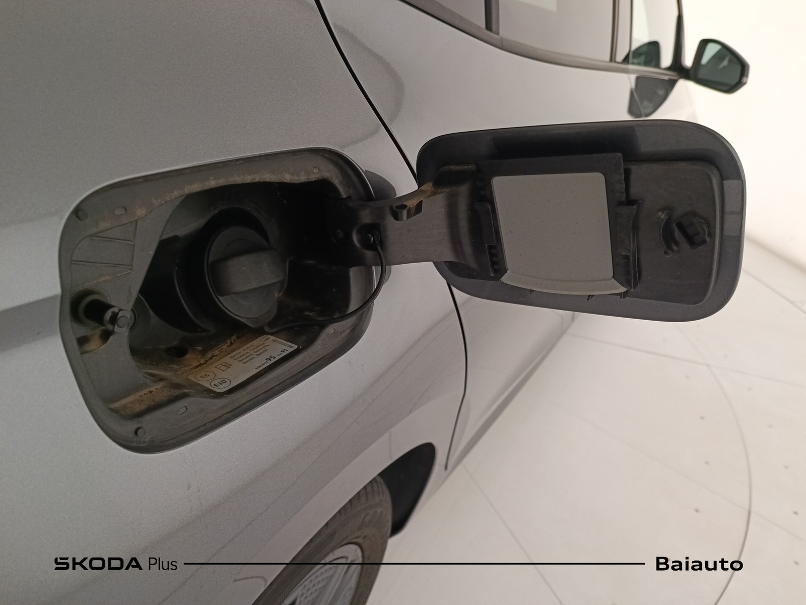 32 - Skoda Fabia 1.0 mpi 80cv selection