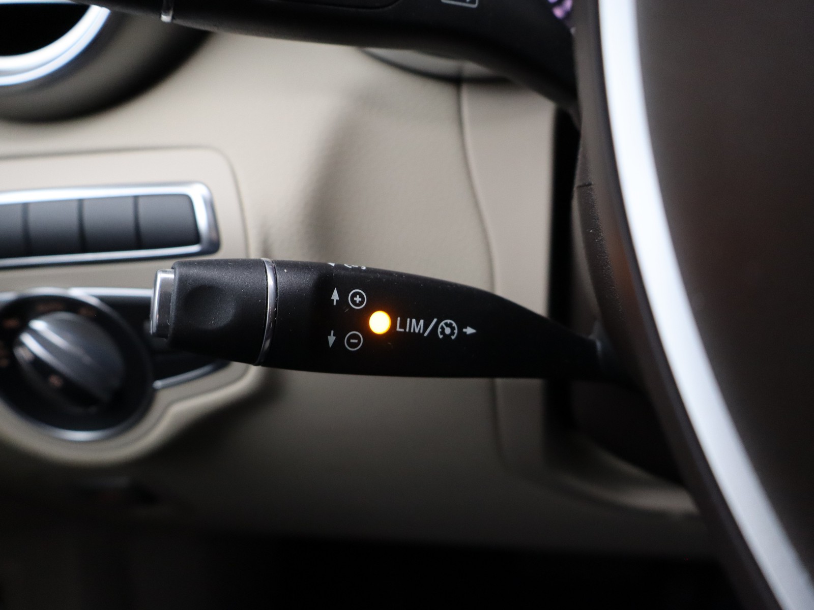 15 - Mercedes GLC suv 350 v6 d exclusive 4matic 9g-tronic