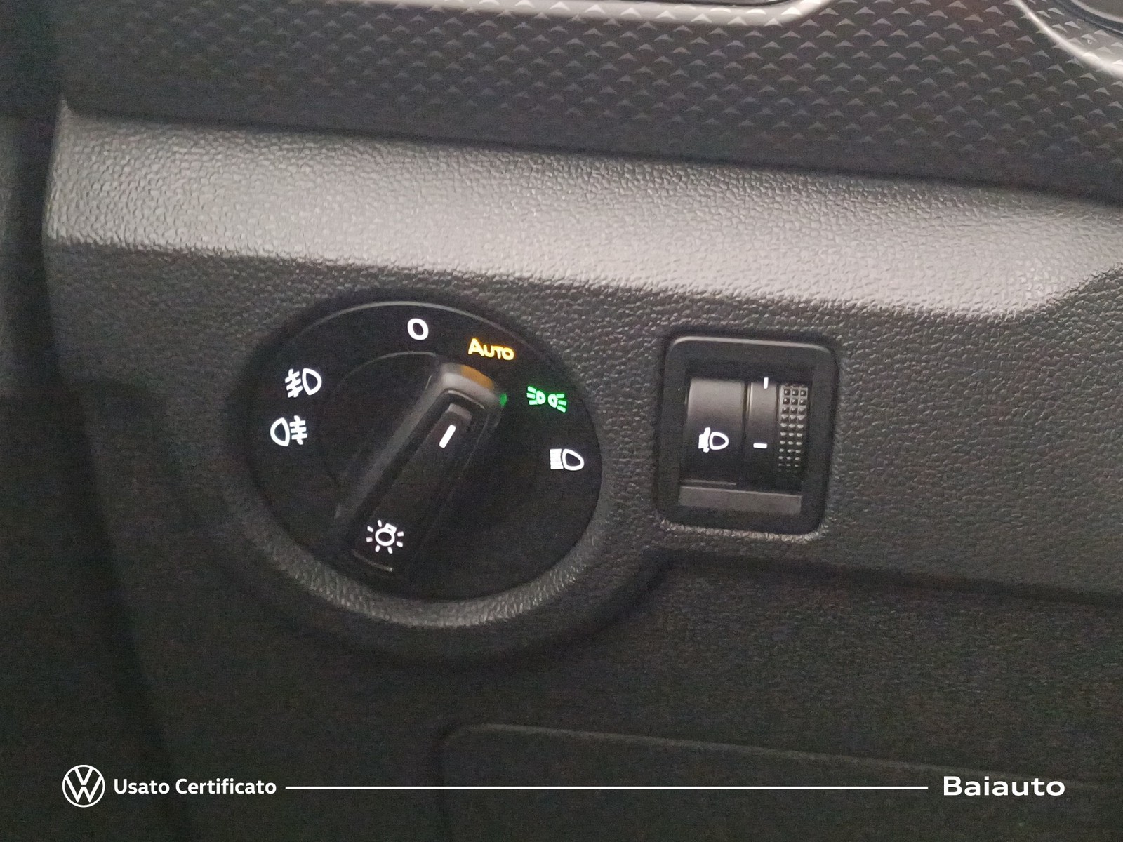 16 - Volkswagen T-Cross 1.0 tsi 95cv style