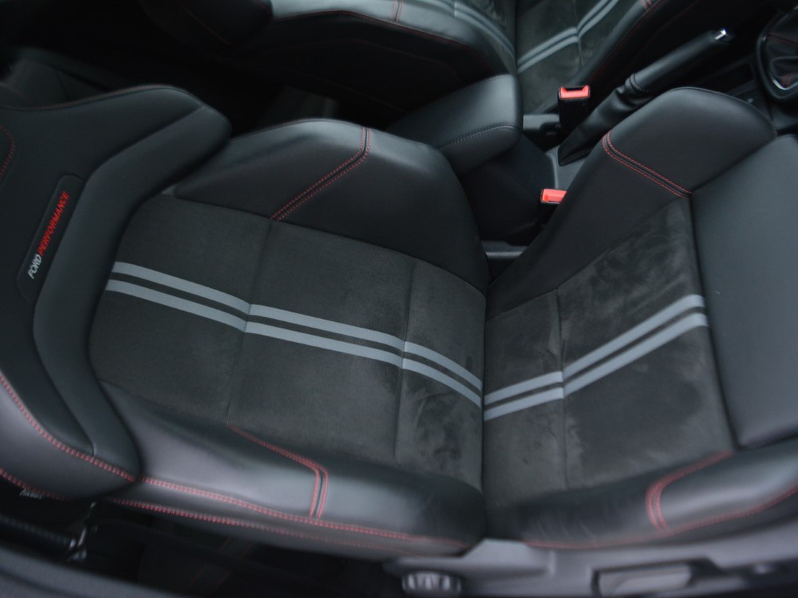 6 - Ford Fiesta 3 porte 1.5 ecoboost 200cv st