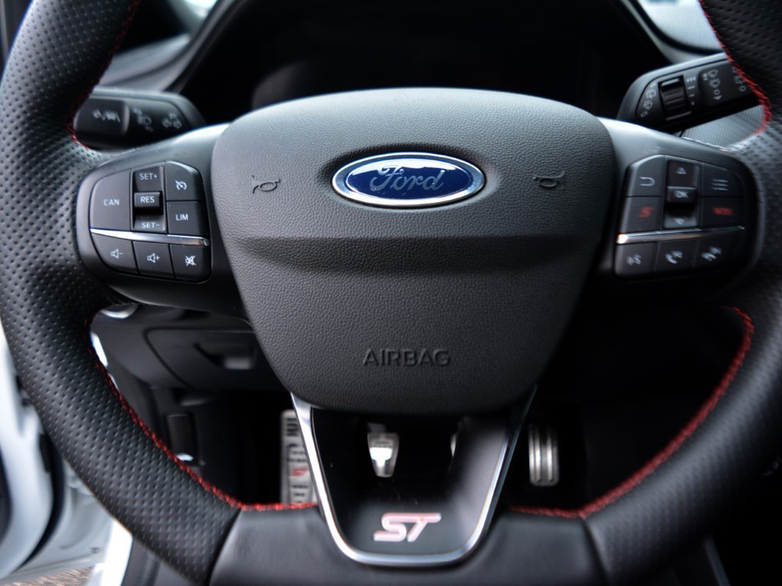 9 - Ford Fiesta 3 porte 1.5 ecoboost 200cv st