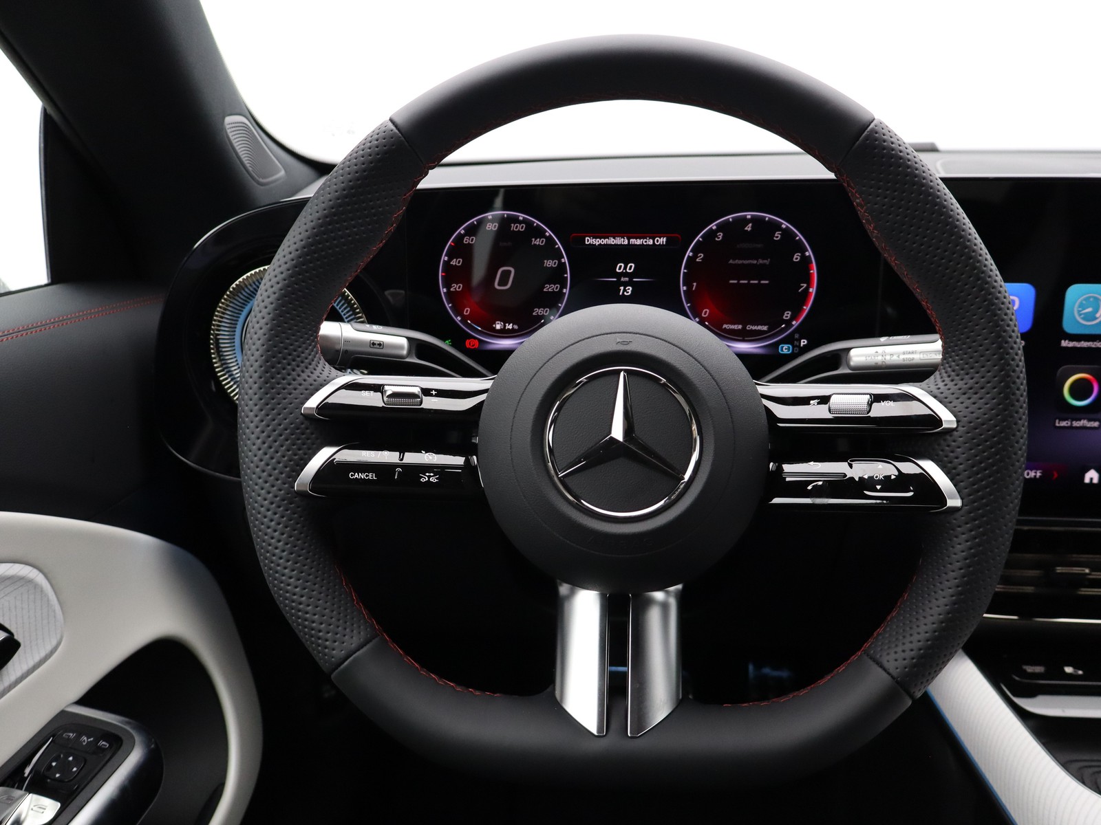 16 - Mercedes CLA 200 premium 4matic auto