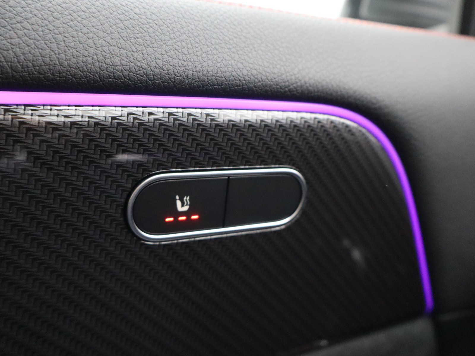 15 - Mercedes GLA 200 d amg line extra 8g-dct