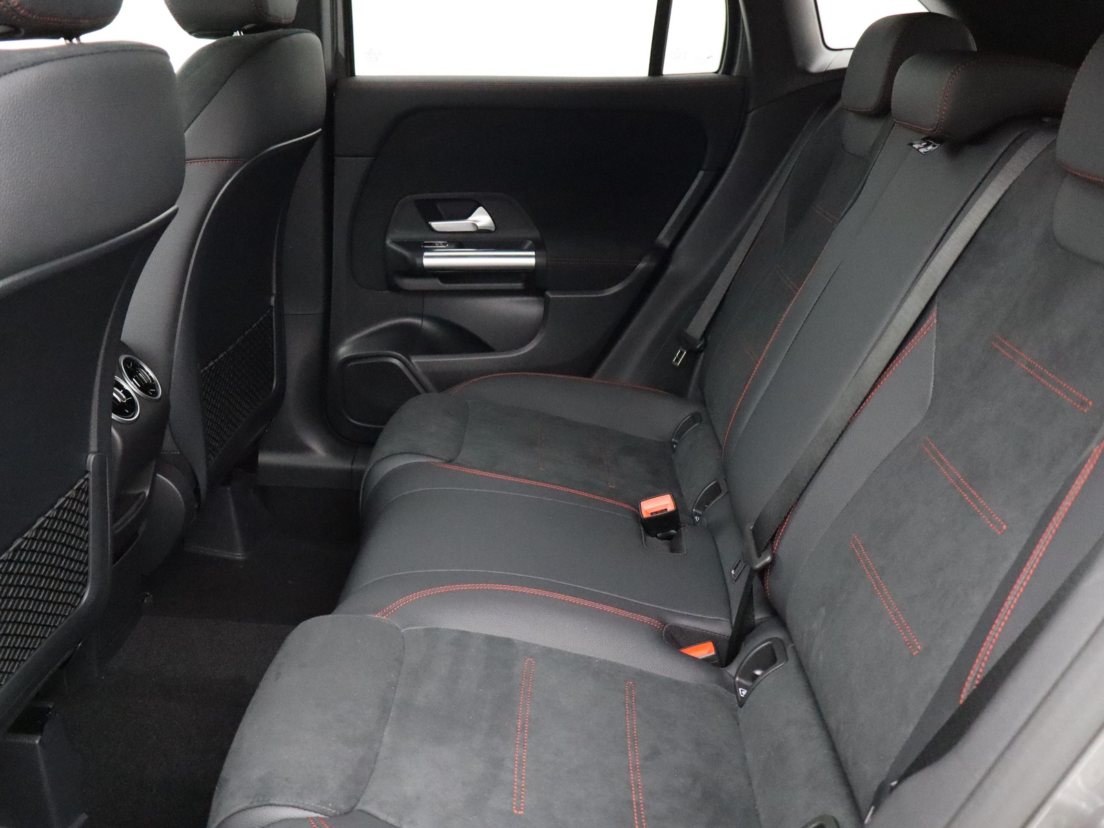 8 - Mercedes GLA 200 d amg line extra 8g-dct