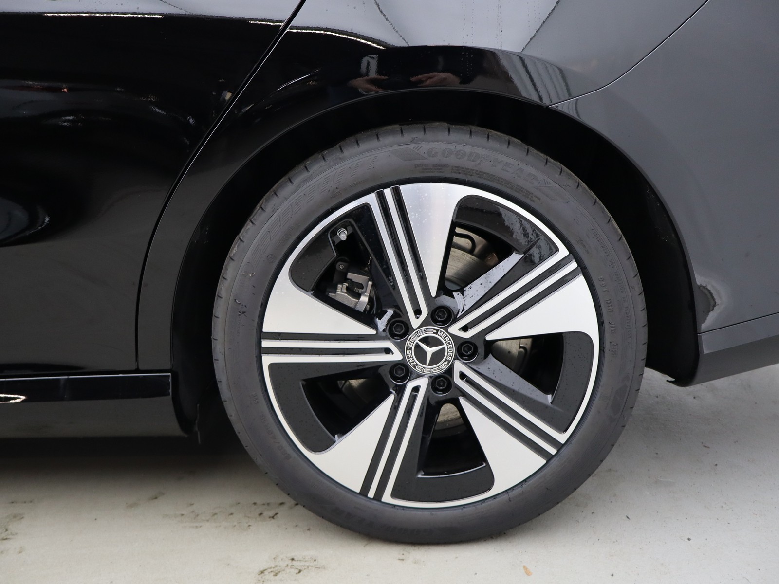 4 - Mercedes CLA 200 advanced plus auto