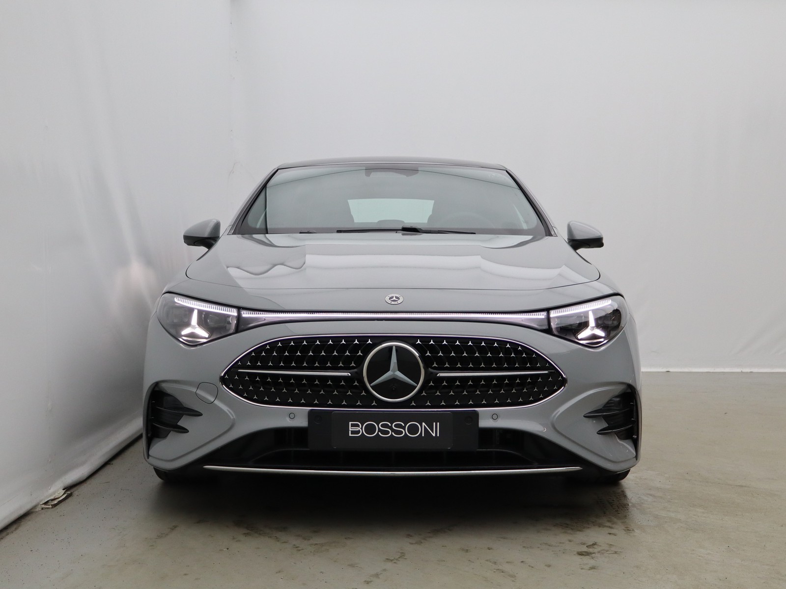 2 - Mercedes CLA 200 premium auto