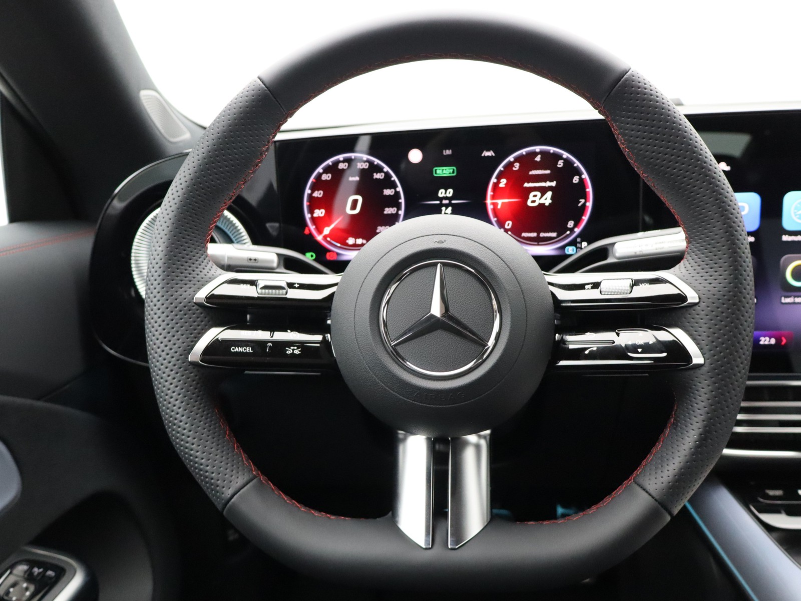 16 - Mercedes CLA 200 premium auto