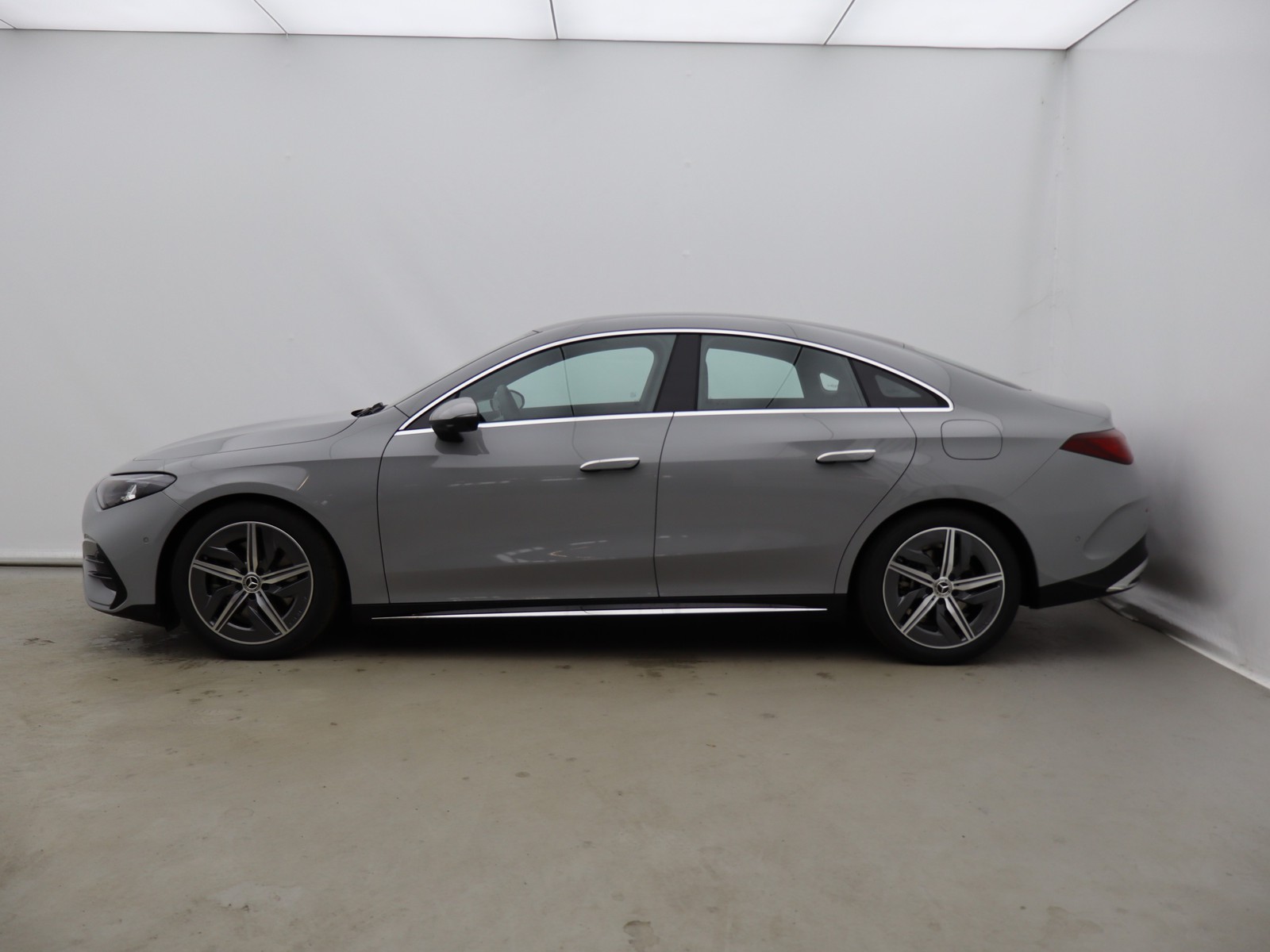 3 - Mercedes CLA 200 premium auto