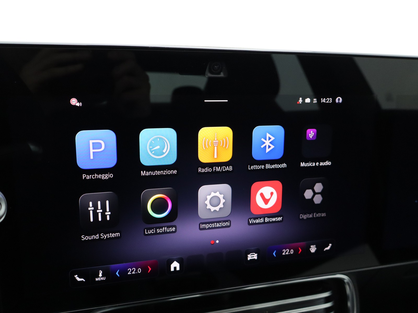 10 - Mercedes CLA 200 premium auto