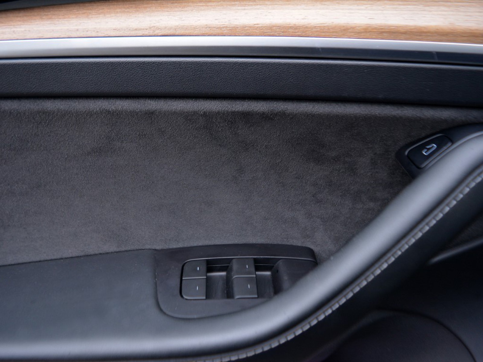 18 - Tesla Model 3 long range dual motor awd