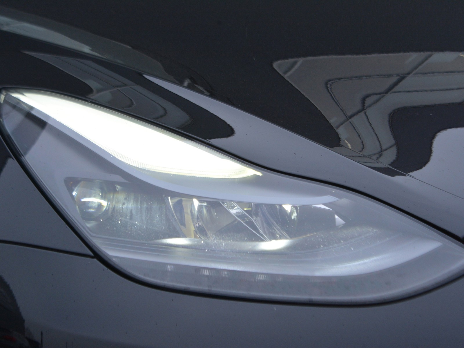 26 - Tesla Model 3 long range dual motor awd