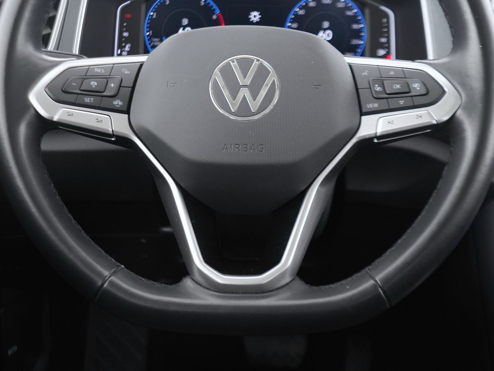 15 - Volkswagen T-Roc 1.5 tsi act style dsg