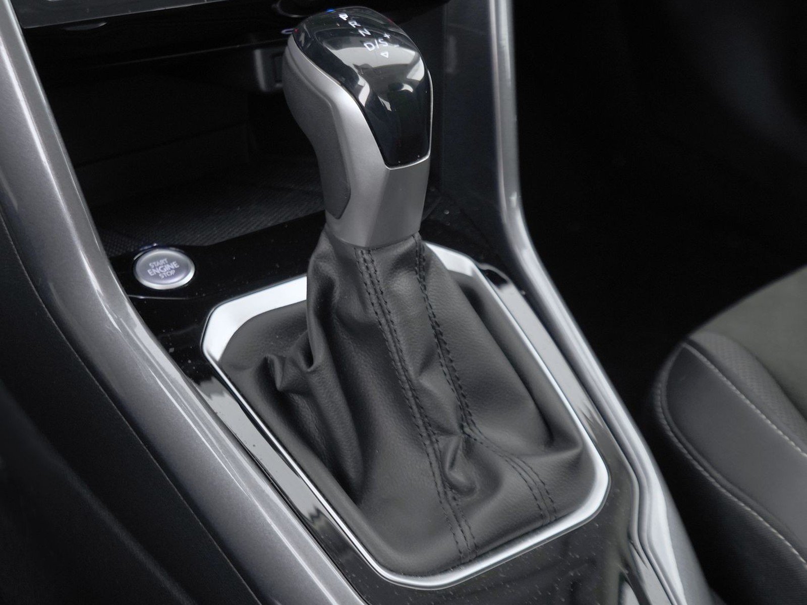 22 - Volkswagen T-Roc 1.5 tsi act style dsg