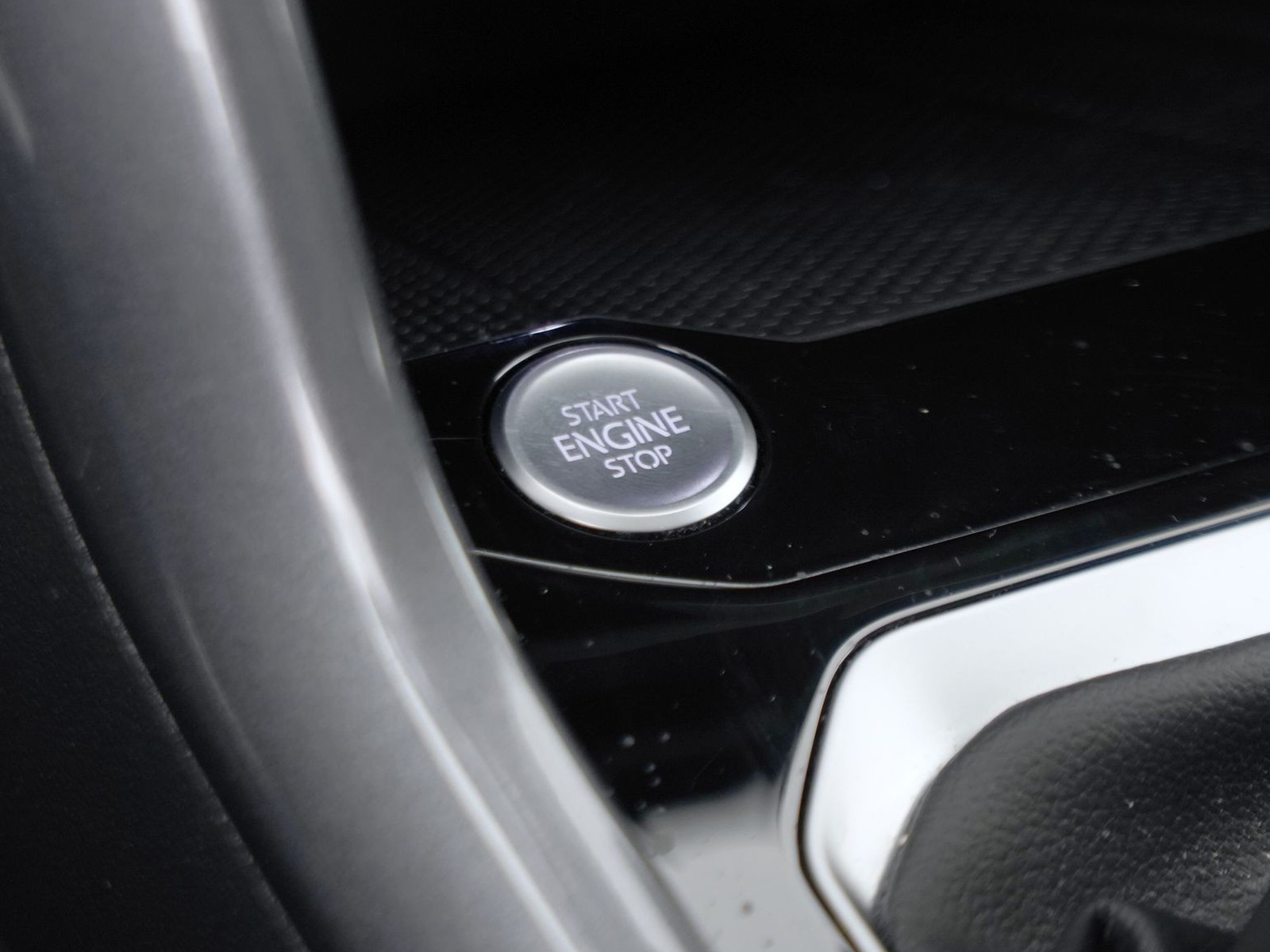 23 - Volkswagen T-Roc 1.5 tsi act style dsg