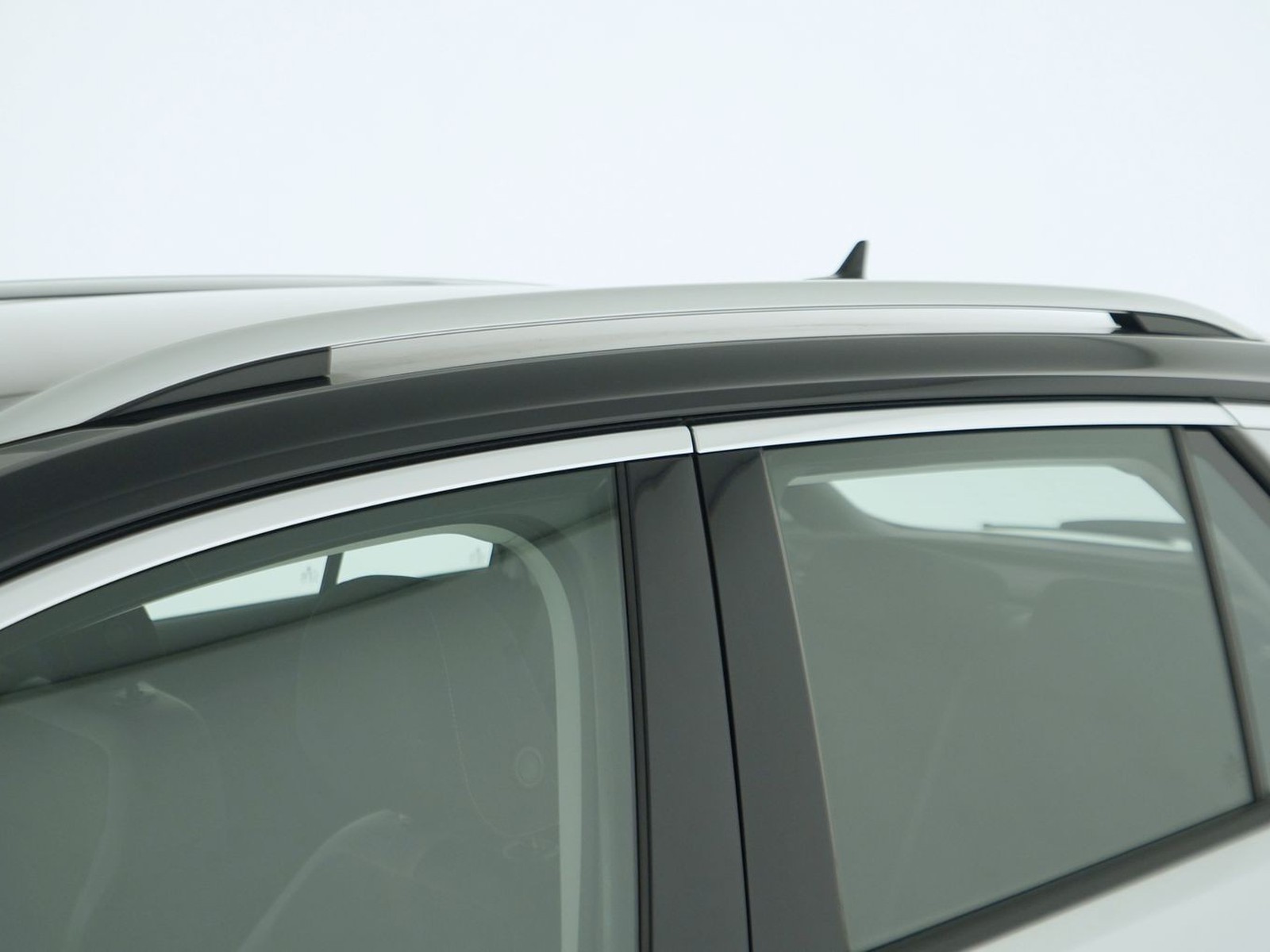 34 - Volkswagen T-Roc 1.5 tsi act style dsg