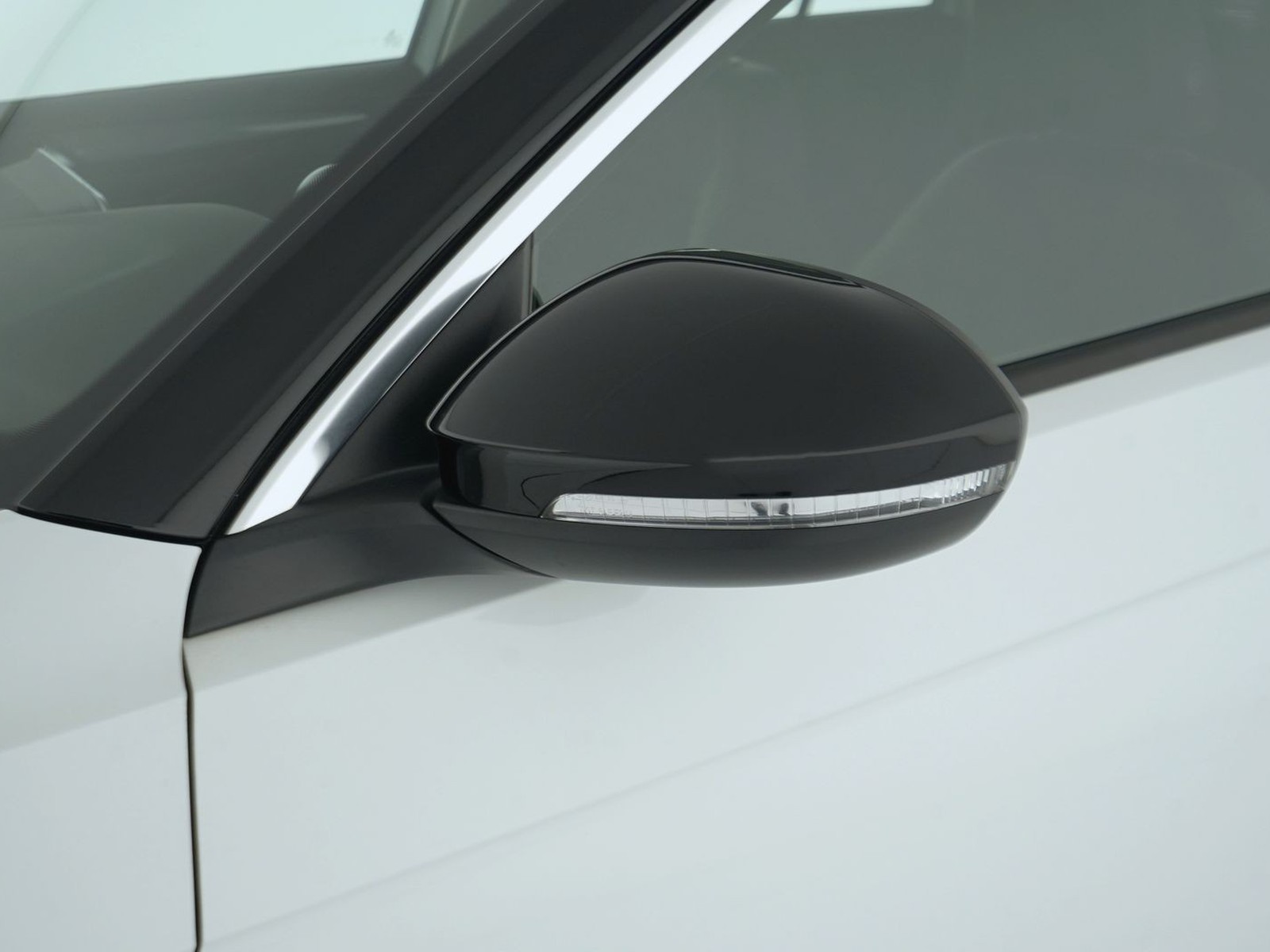 36 - Volkswagen T-Roc 1.5 tsi act style dsg