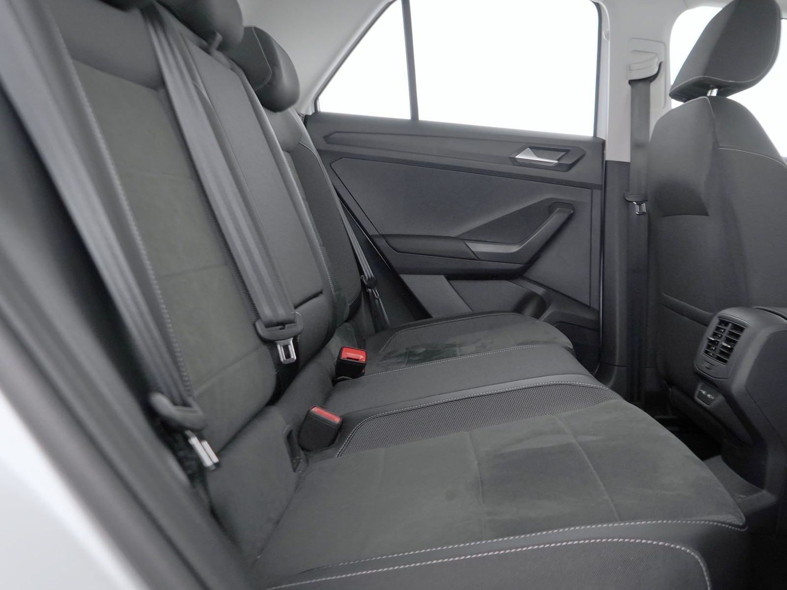 9 - Volkswagen T-Roc 1.5 tsi act style dsg