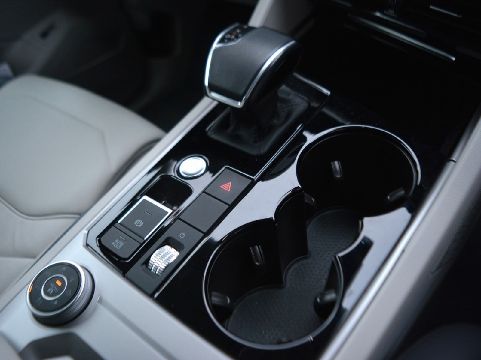 17 - Volkswagen Touareg 3.0 v6 tdi scr 231cv elegance 4motion tiptronic