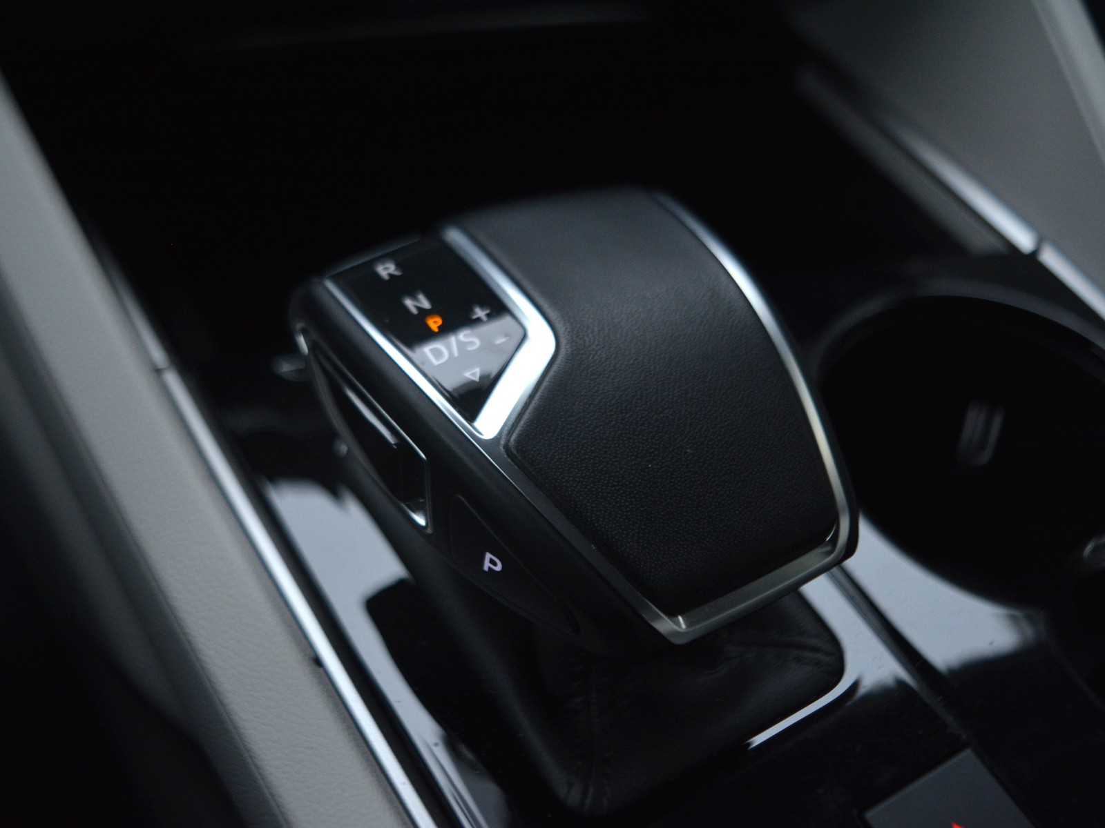 18 - Volkswagen Touareg 3.0 v6 tdi scr 231cv elegance 4motion tiptronic