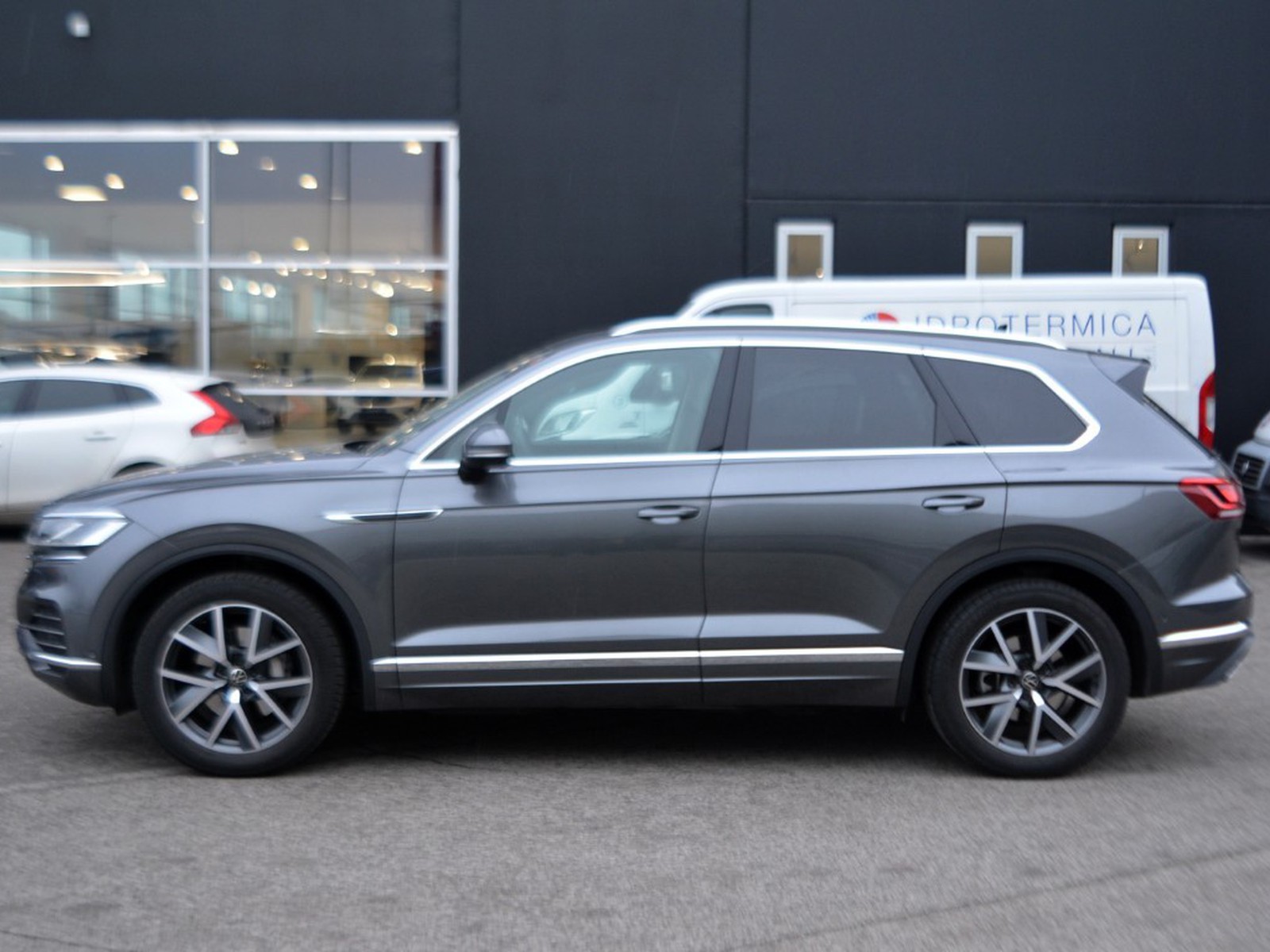 24 - Volkswagen Touareg 3.0 v6 tdi scr 231cv elegance 4motion tiptronic