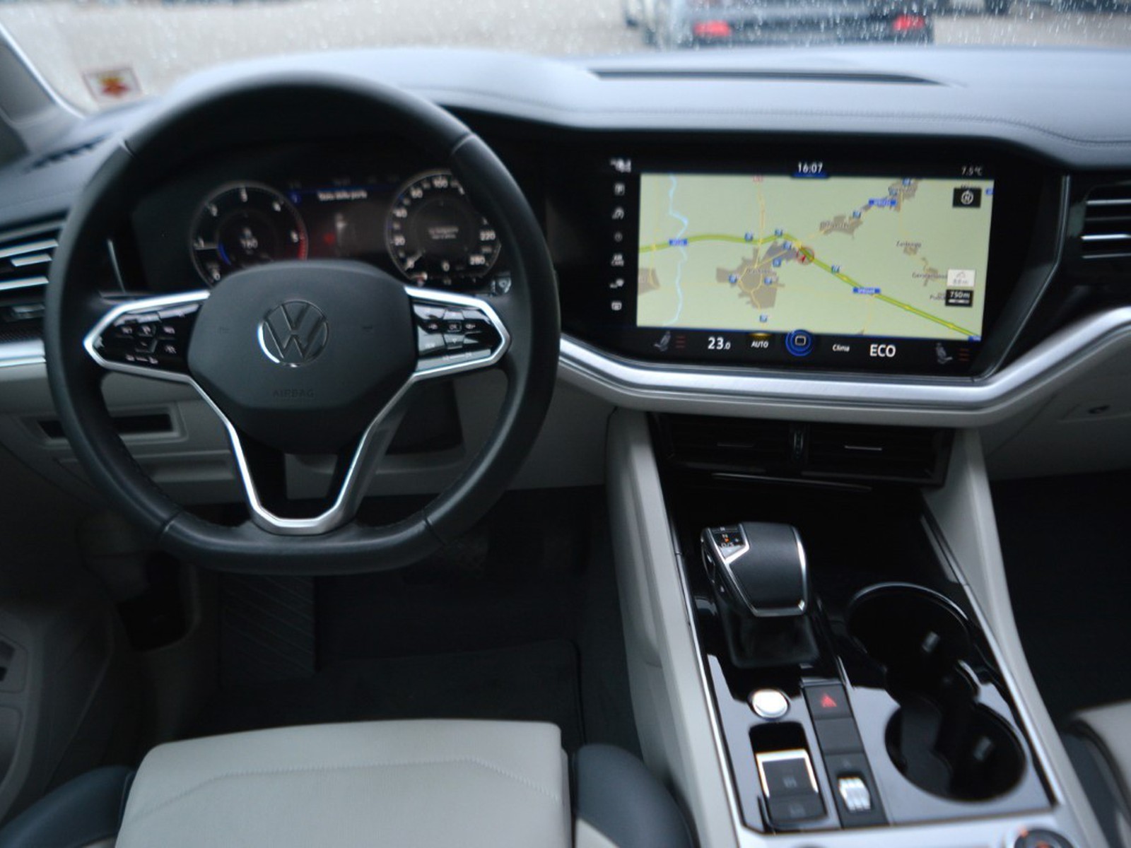 9 - Volkswagen Touareg 3.0 v6 tdi scr 231cv elegance 4motion tiptronic