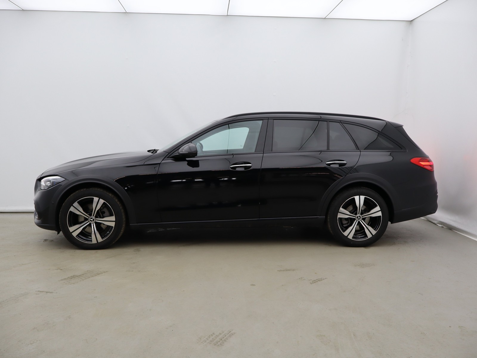 3 - Mercedes Classe C station wagon all-terrain 220 d mild hybrid 200cv premium 4matic 9g-tronic