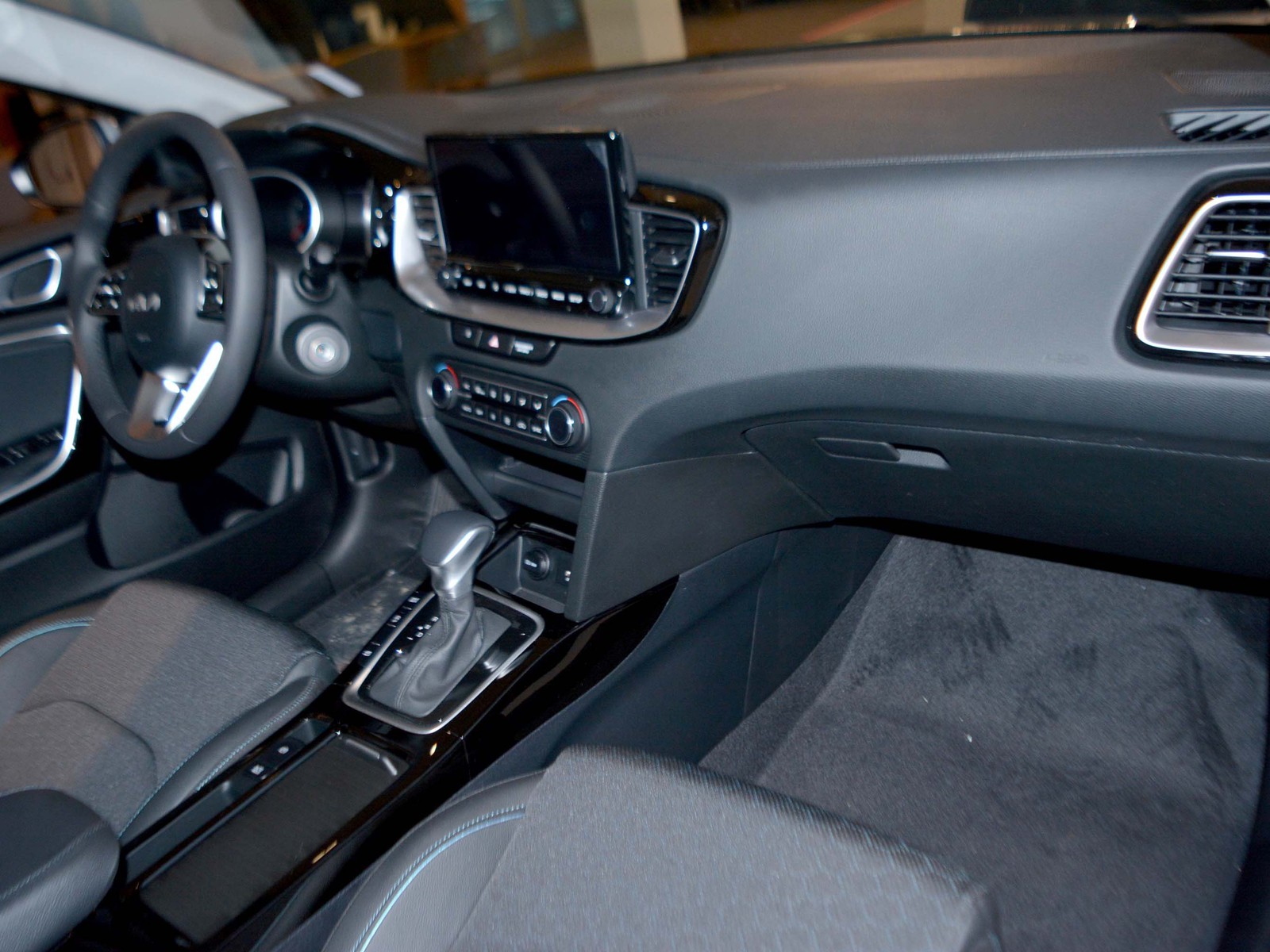 8 - Kia Xceed 1.0 t-gdi mhev 115cv business dct7