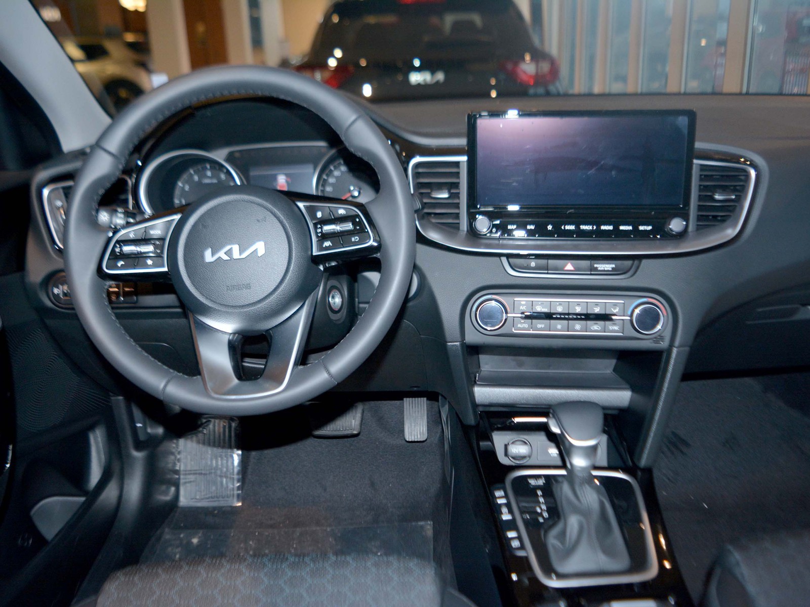 9 - Kia Xceed 1.0 t-gdi mhev 115cv business dct7