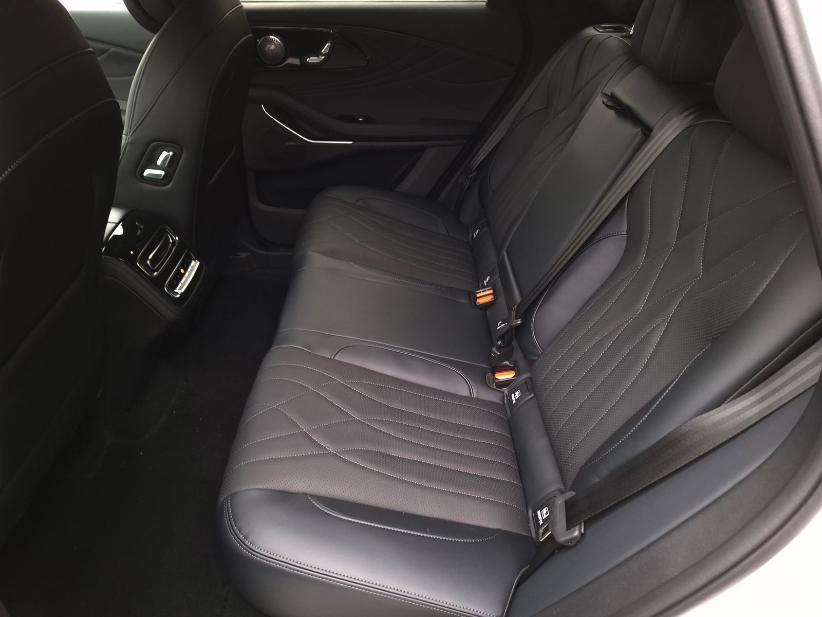 12 - Omoda 9 PHEV 1.5TGDI - Trazione AWD DHT3 Premium (AWD) - Interni Nero