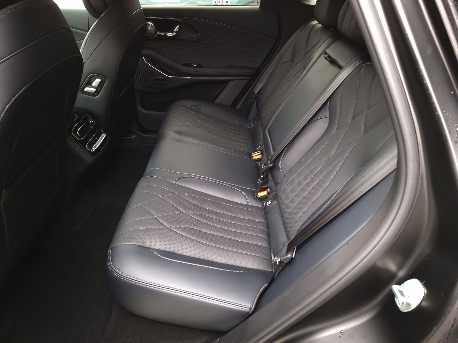 12 - Omoda 9 PHEV 1.5TGDI - Trazione AWD DHT3 Premium (AWD) - Interni Nero