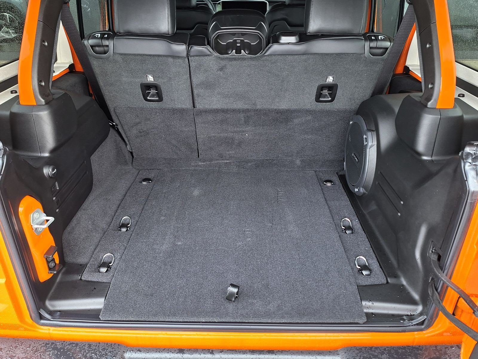 6 - Jeep Wrangler unlimited 2.0 turbo rubicon 4x4 auto