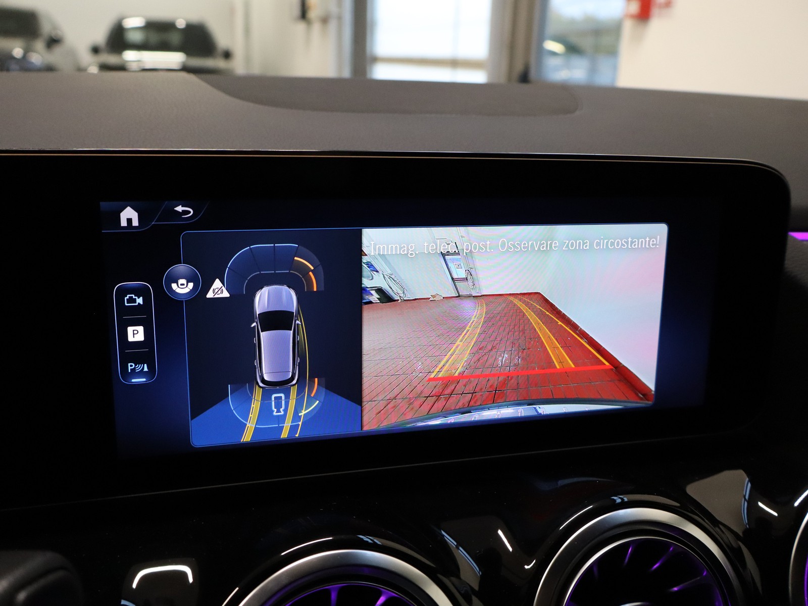 11 - Mercedes GLA 180 amg line advanced plus 7g-dct