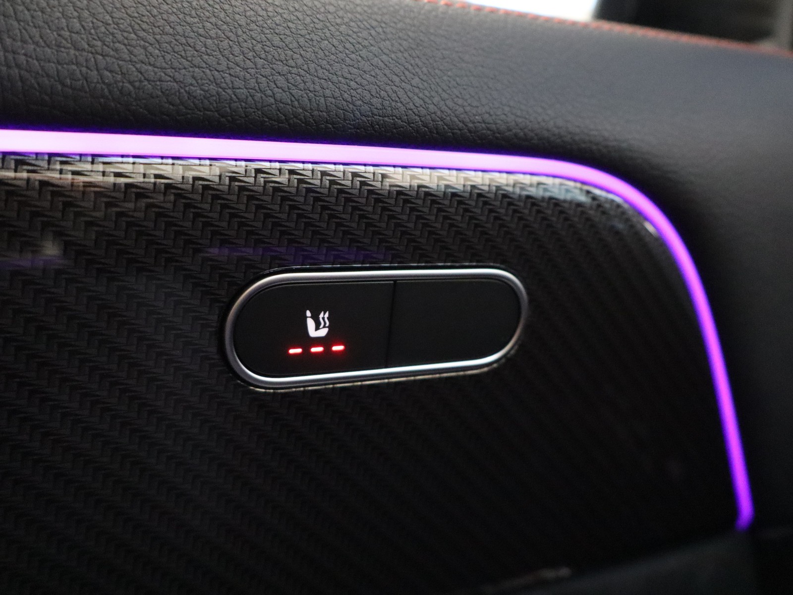 15 - Mercedes GLA 180 amg line advanced plus 7g-dct