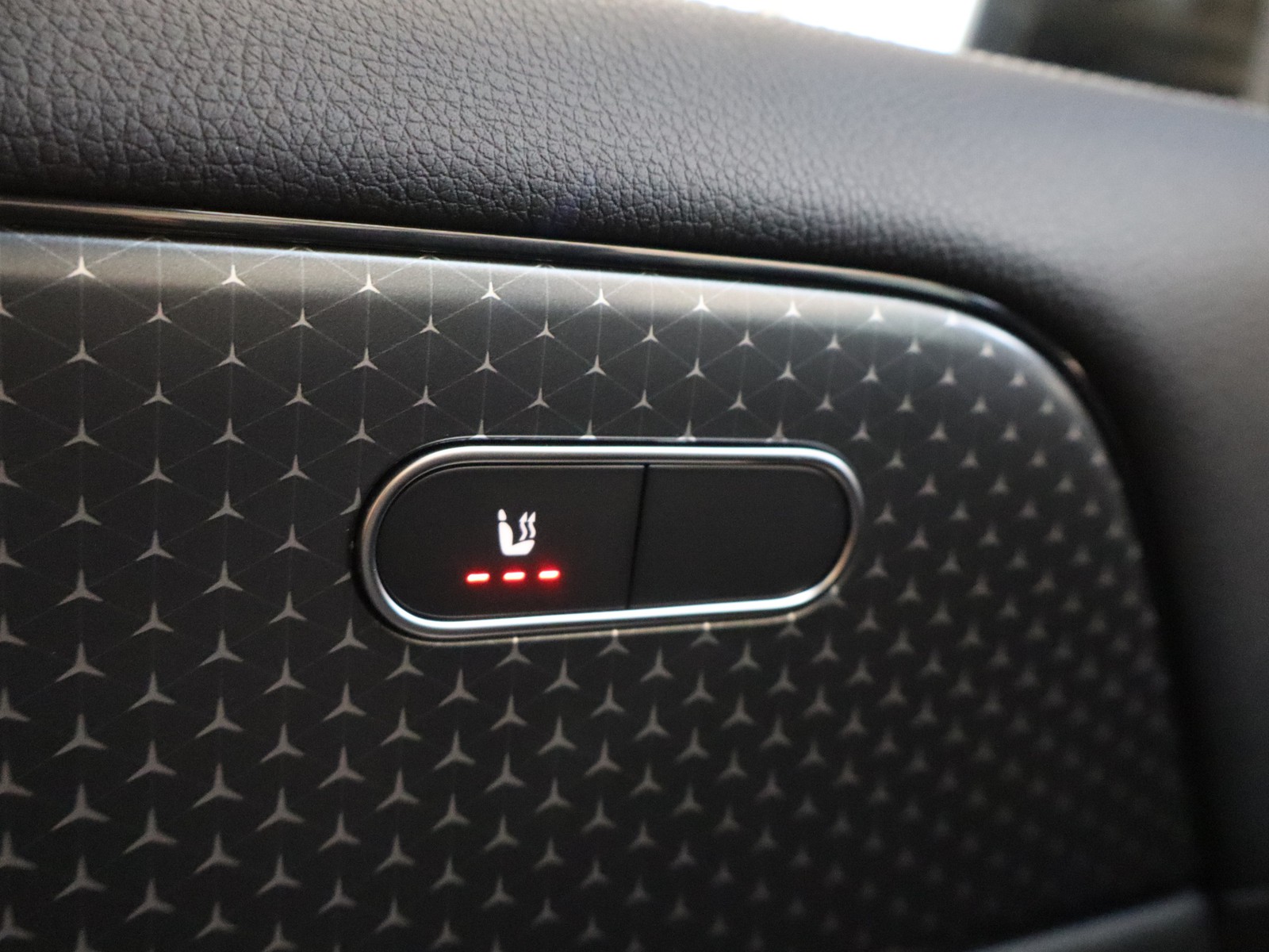 14 - Mercedes GLA 180 d progressive advanced 8g-dct