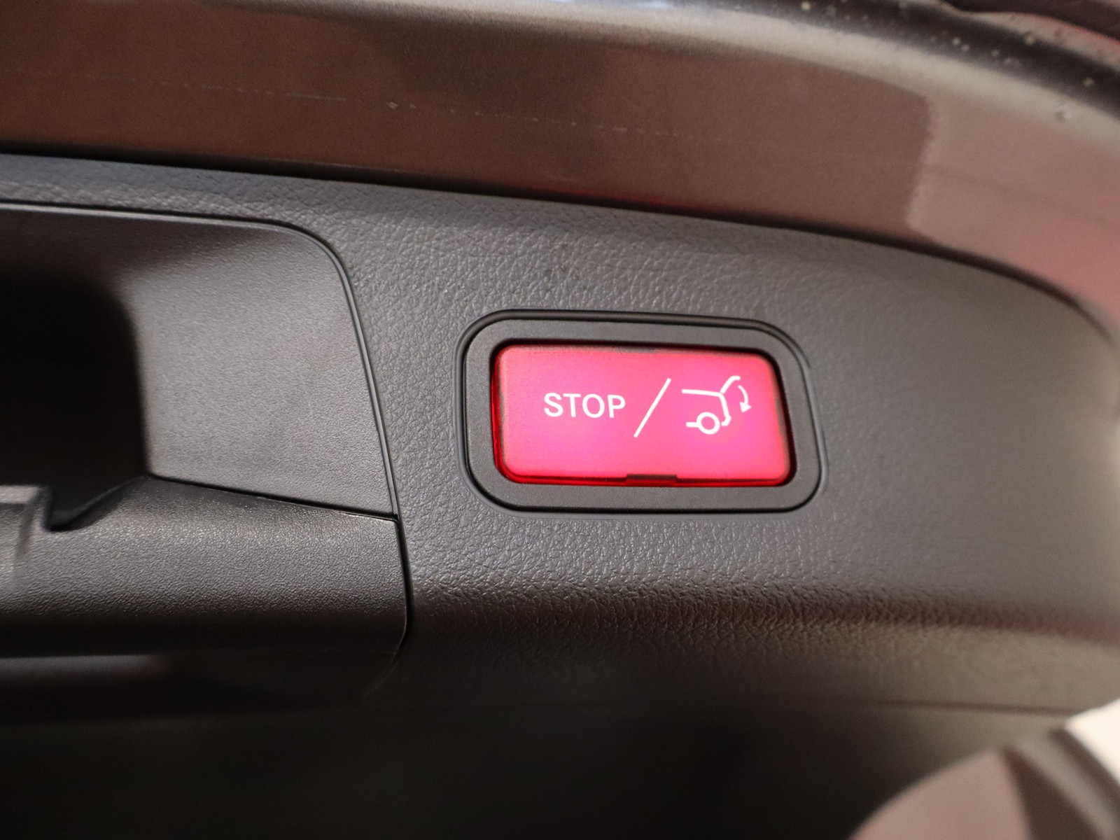 17 - Mercedes GLA 180 d progressive advanced 8g-dct