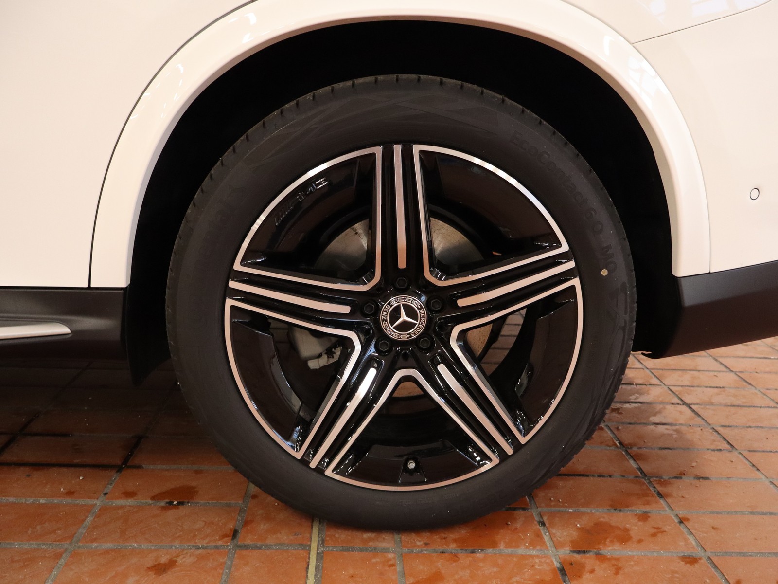 4 - Mercedes GLC coupe 220 d amg line premium 4matic 9g-tronic