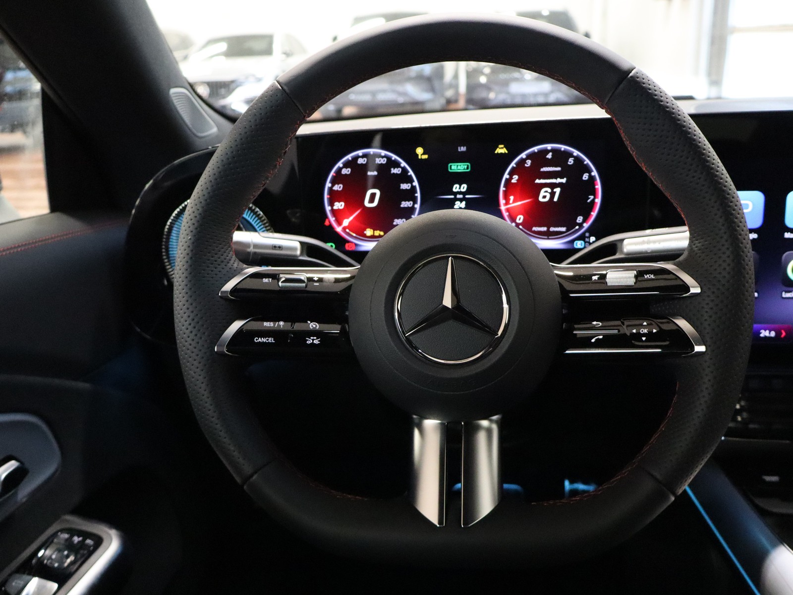 16 - Mercedes CLA 200 premium auto