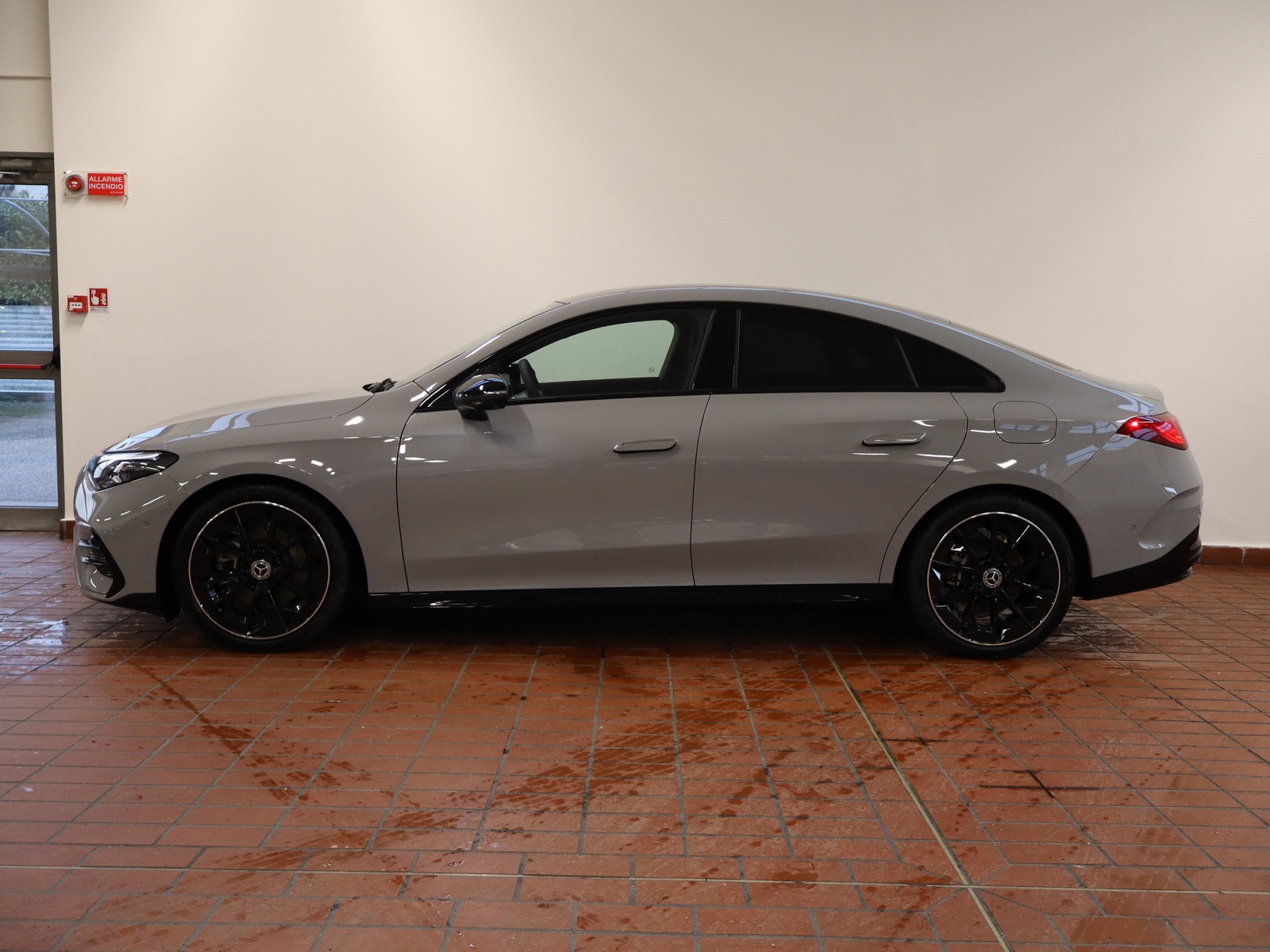 3 - Mercedes CLA 200 premium auto