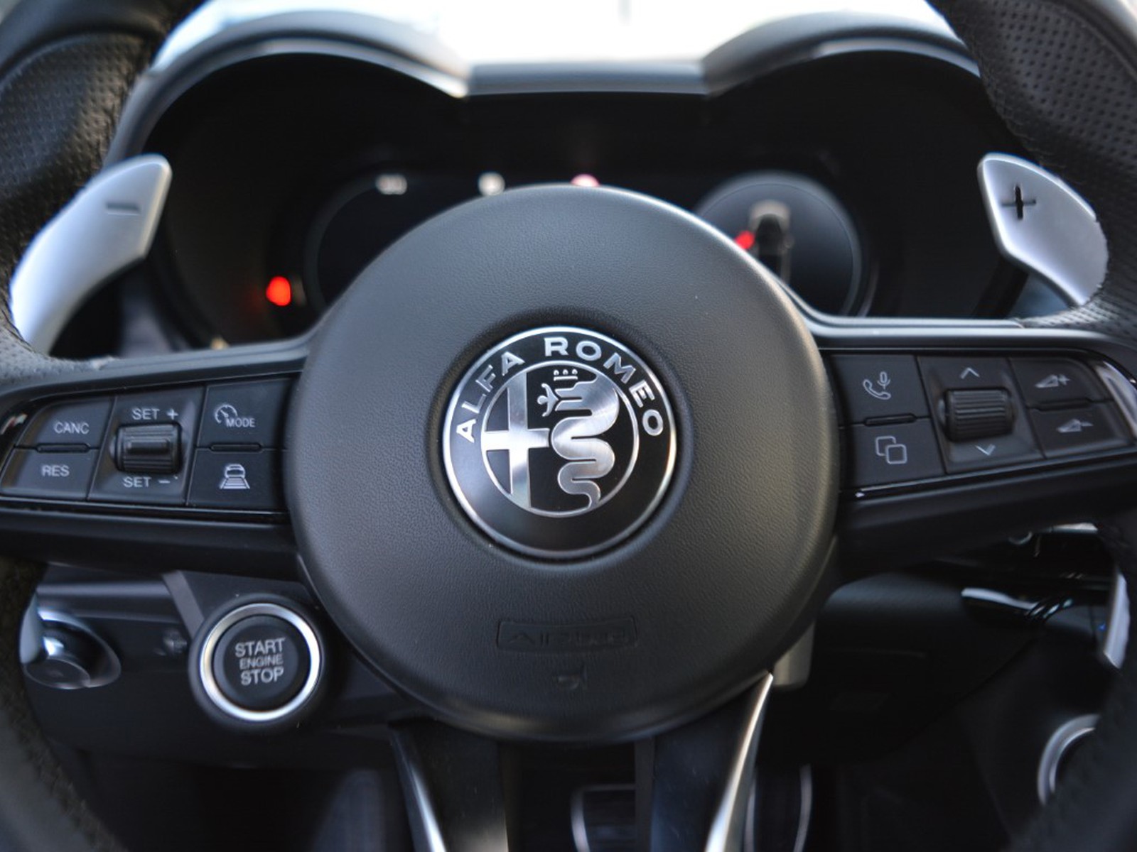 16 - Alfa Romeo Tonale 1.5 hybrid 160cv veloce tct7