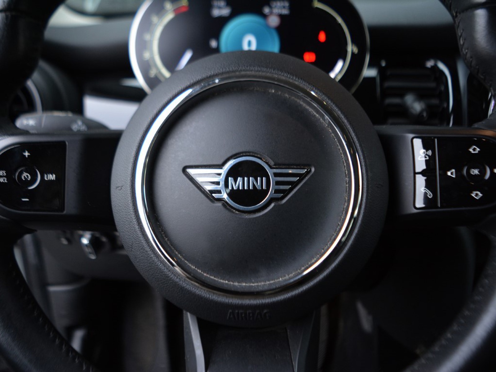 16 - Mini One 5 porte 1.5 twin power turbo 102cv classic