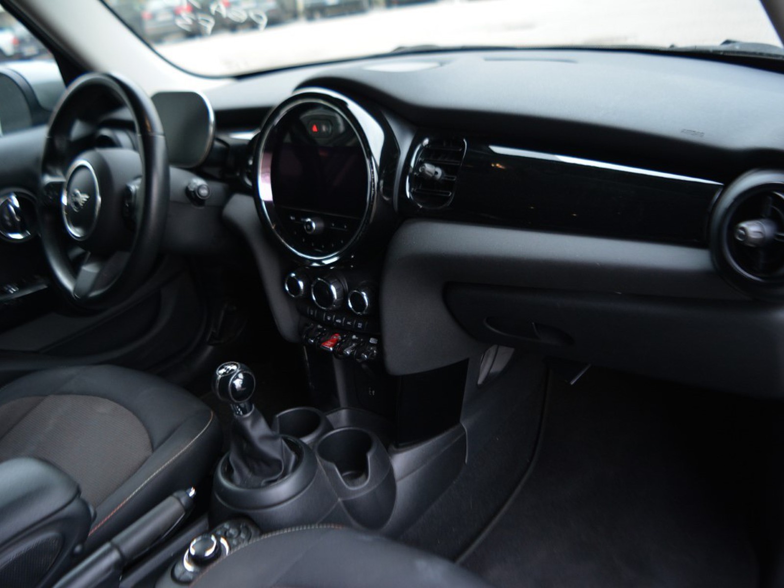 8 - Mini One 5 porte 1.5 twin power turbo 102cv classic