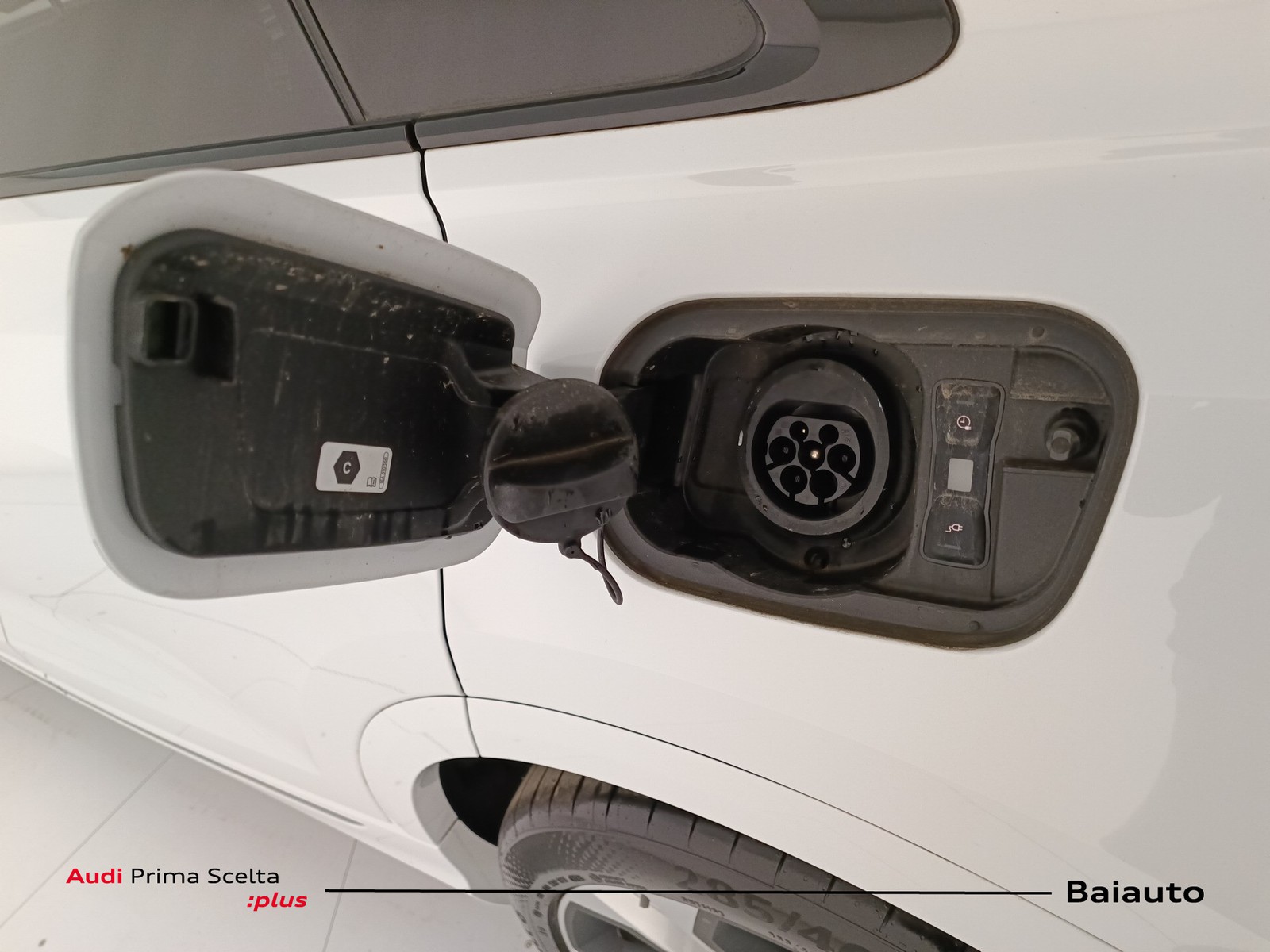 41 - Audi Q8 3.0 v6 tfsi e 394cv s line edition quattro tiptronic