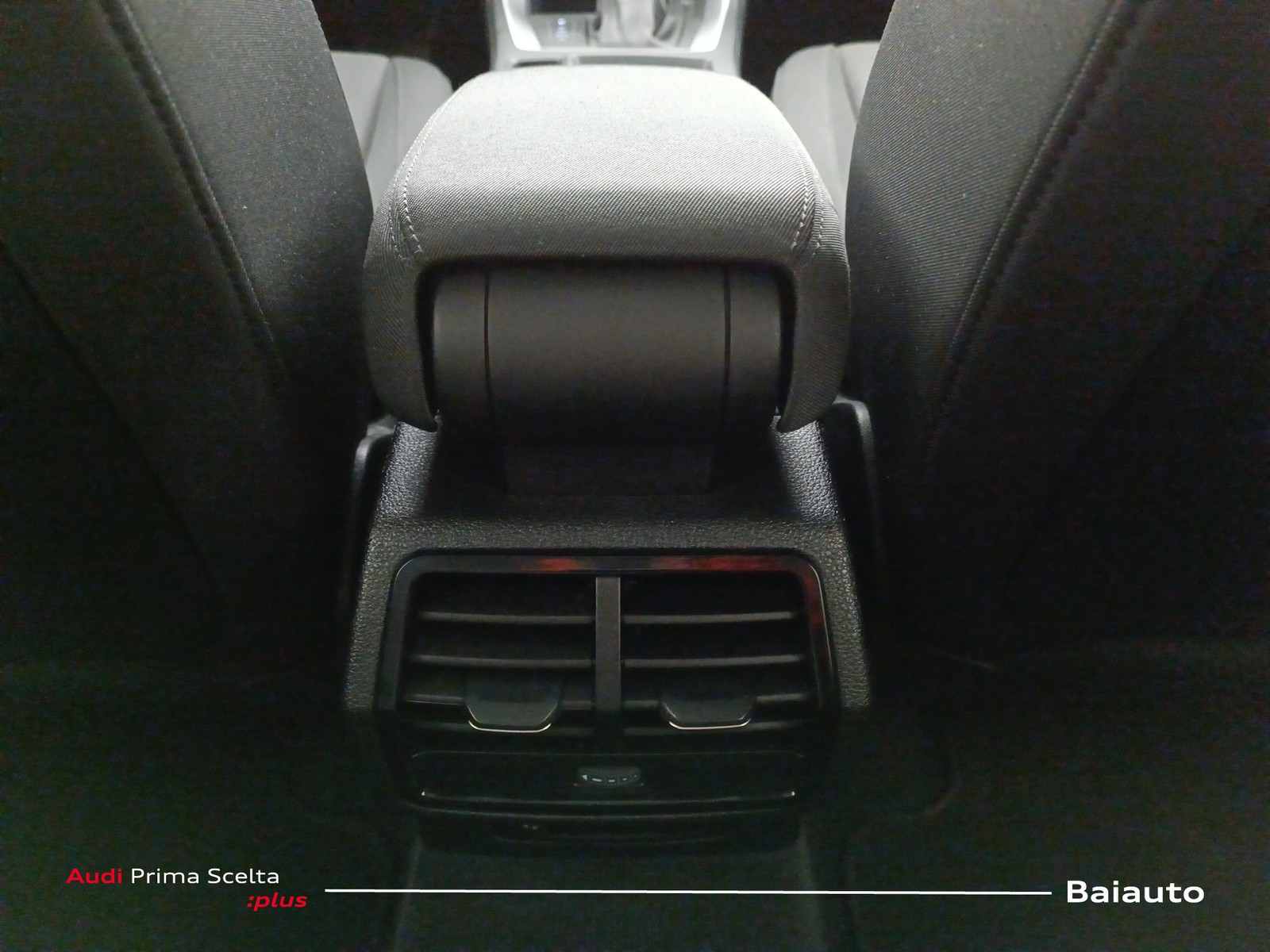 14 - Audi Q3 35 2.0 tdi business advanced s tronic