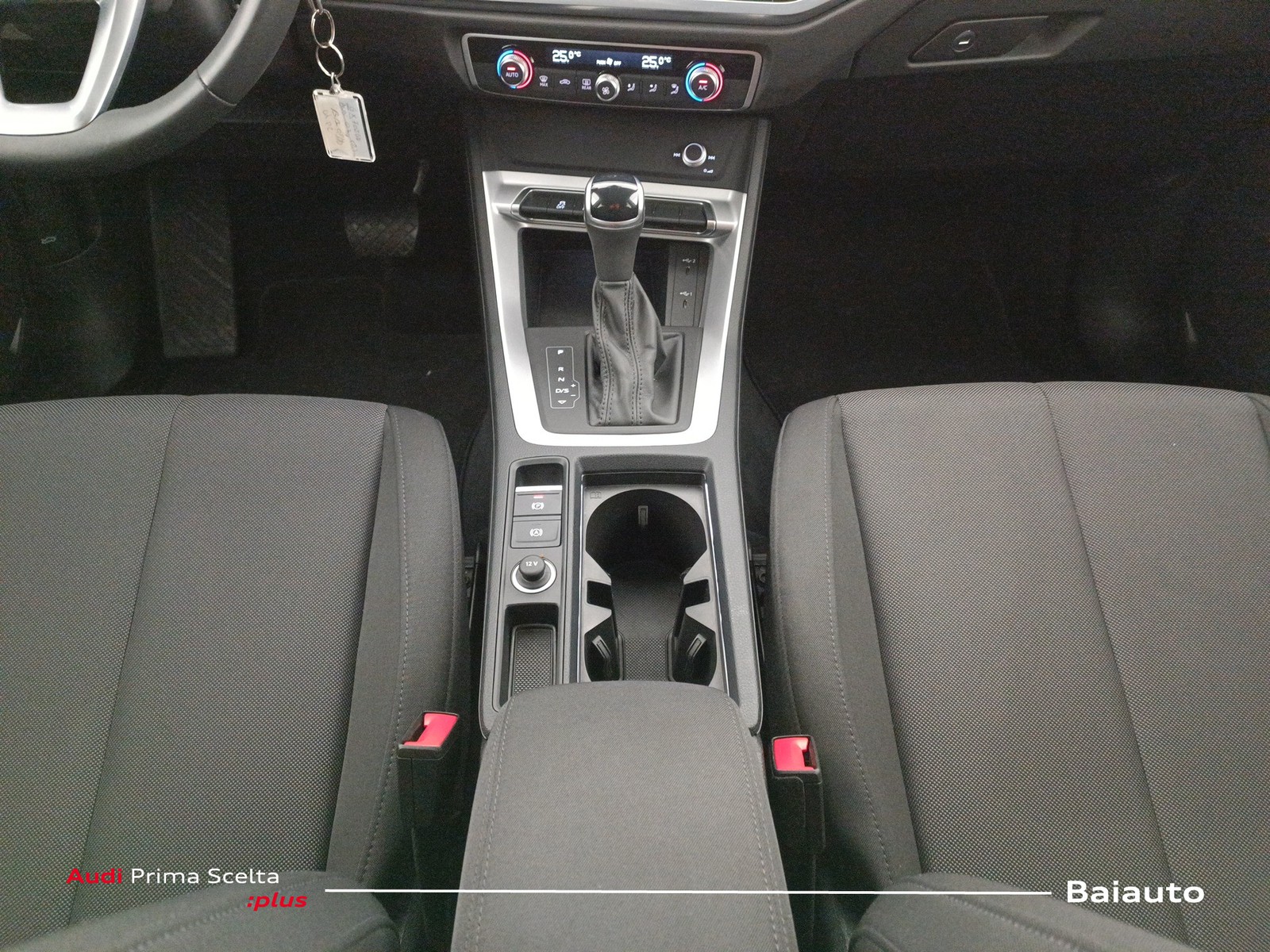 15 - Audi Q3 35 2.0 tdi business advanced s tronic