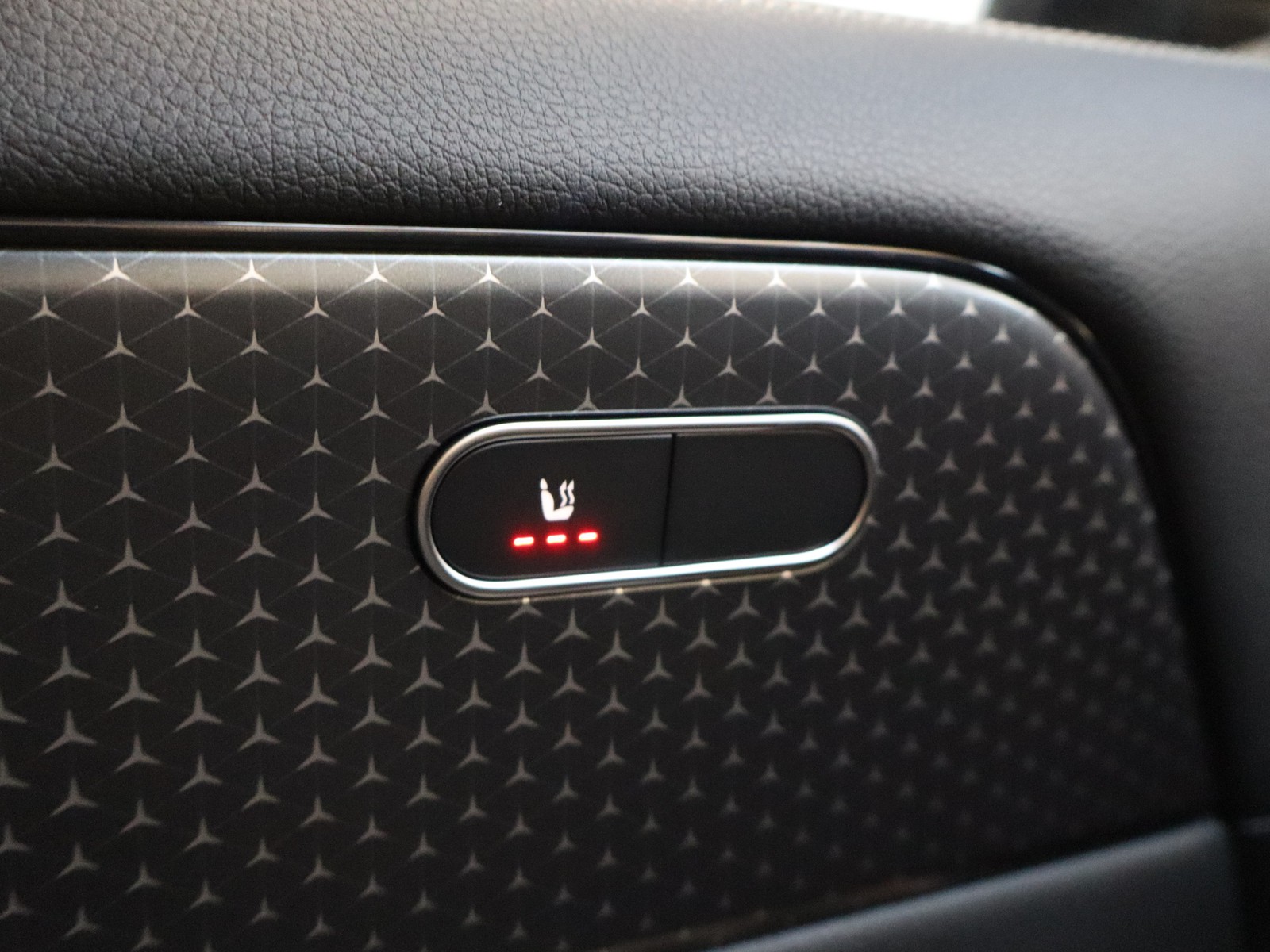 15 - Mercedes GLA 200 d progressive extra 8g-dct