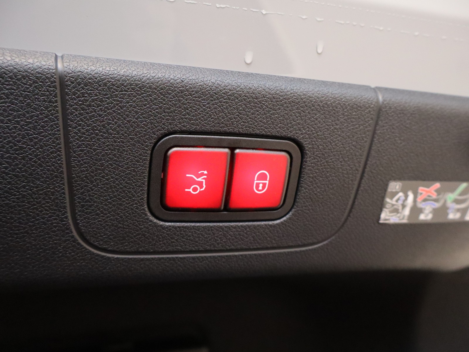 18 - Mercedes CLA 200 premium 4matic auto