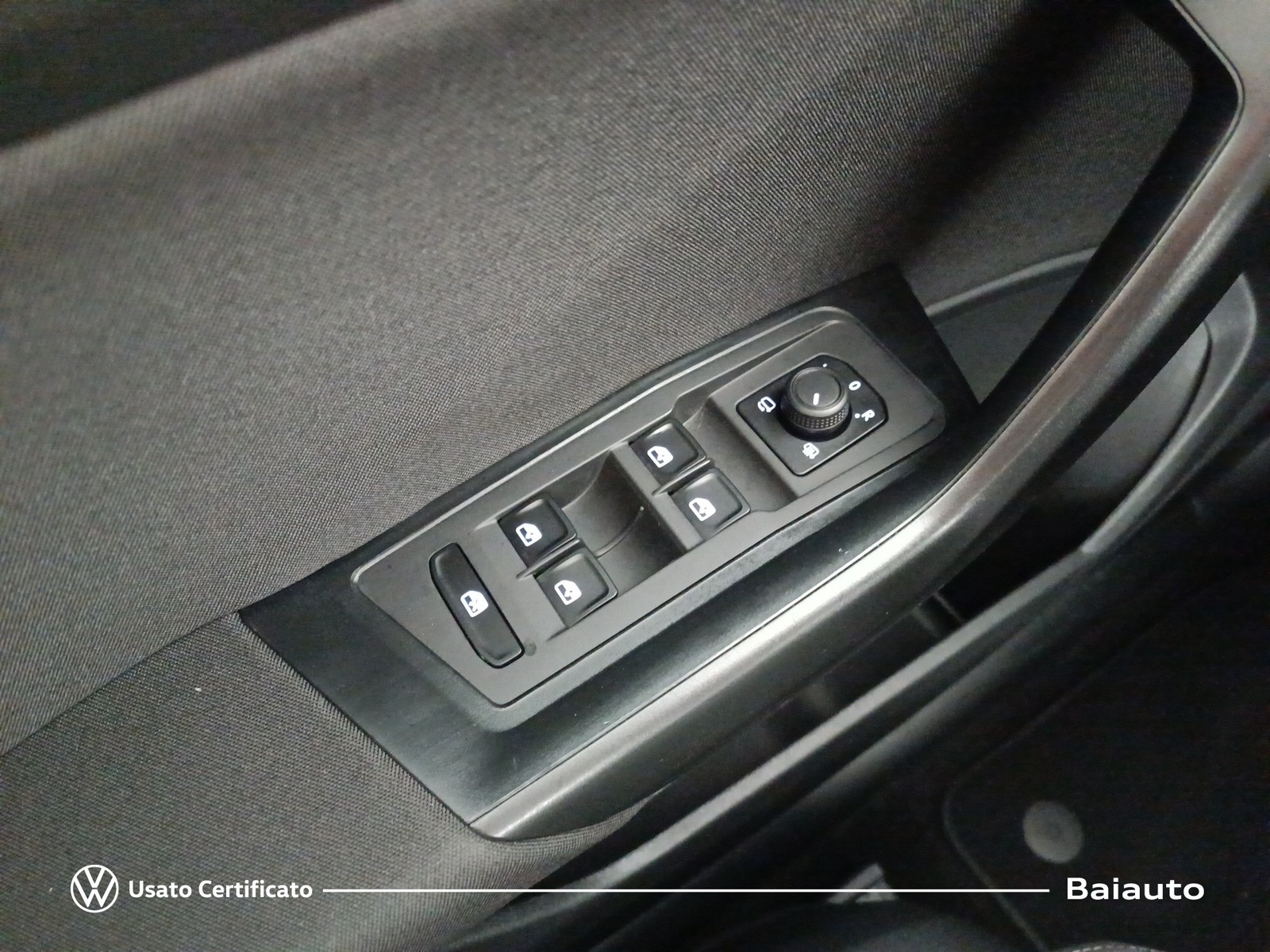 18 - Volkswagen T-Roc 2.0 tdi scr 115cv style