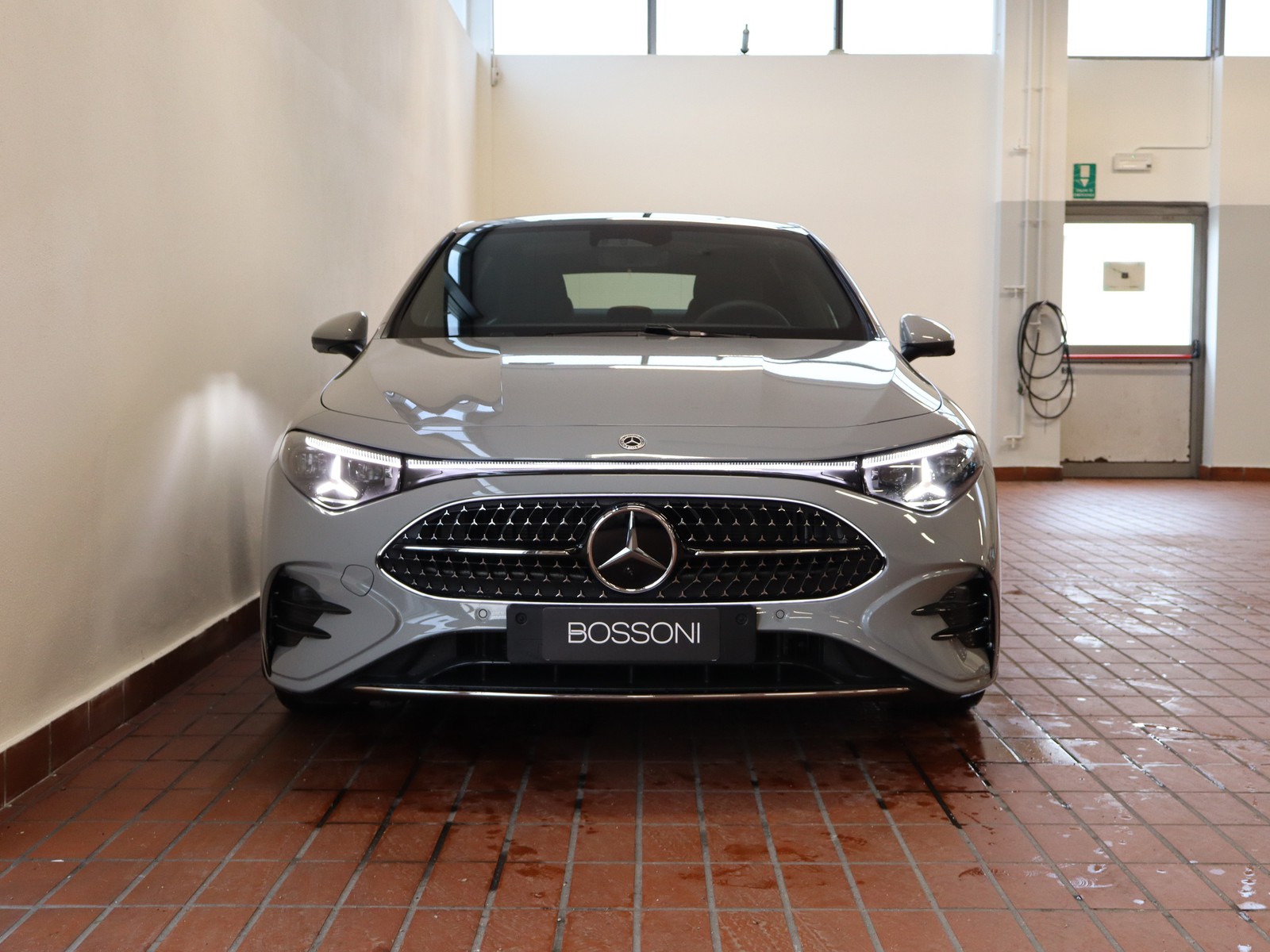 2 - Mercedes CLA 200 premium auto