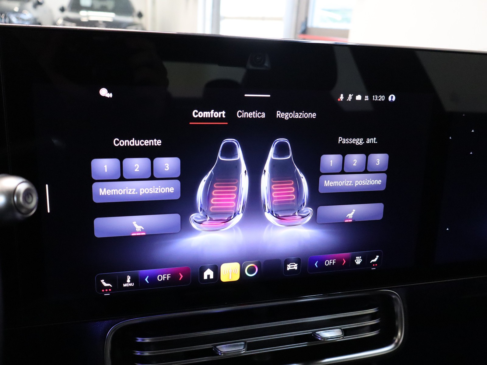 14 - Mercedes CLA 200 premium auto