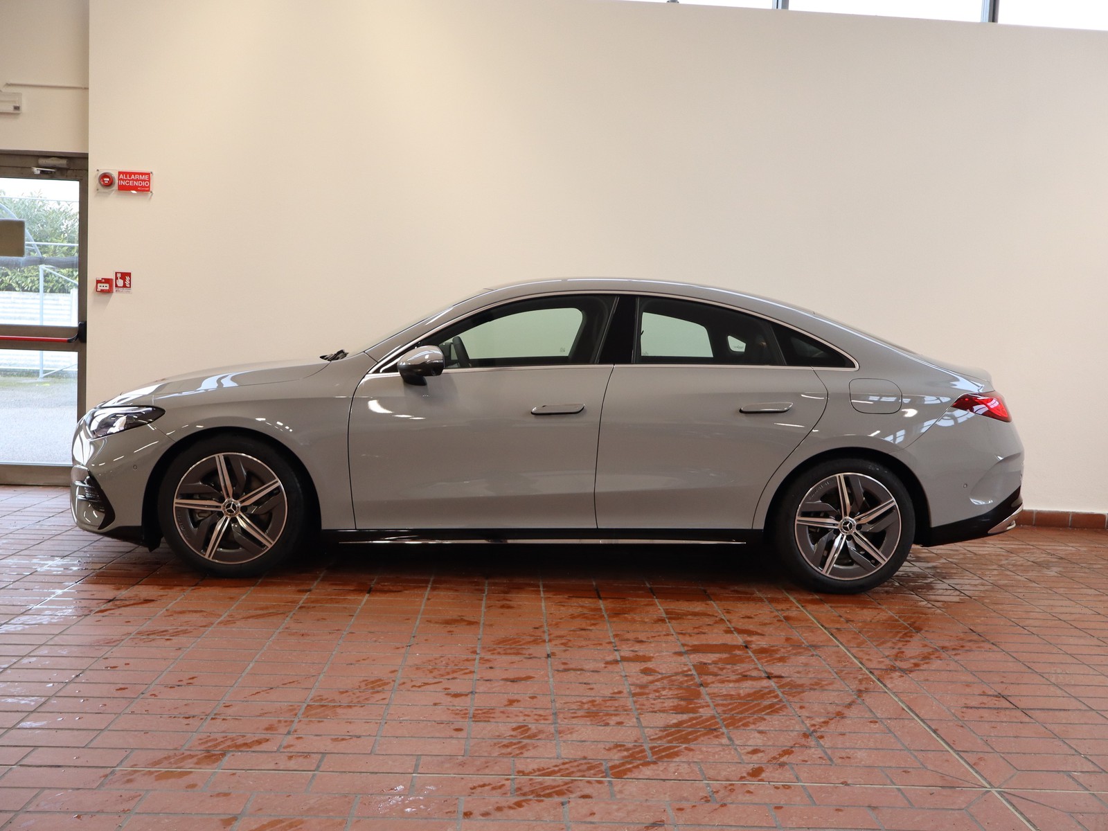 3 - Mercedes CLA 200 premium auto